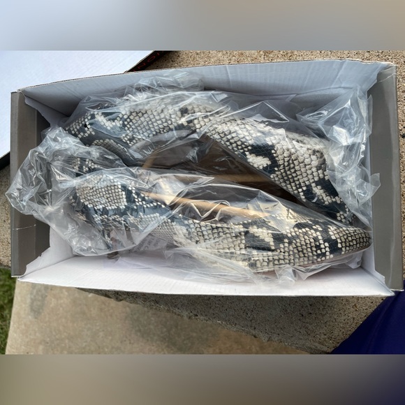 Vionic woman’s Josie natural snake leather - Picture 4 of 15